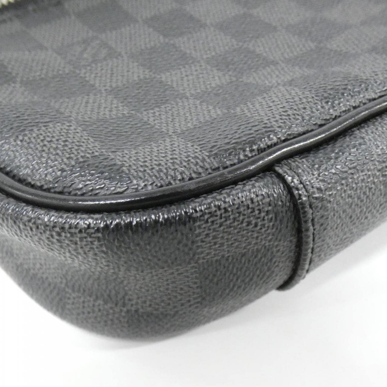 ルイヴィトン ダミエ グラフィット アンブレール N41289 ショルダーバッグ