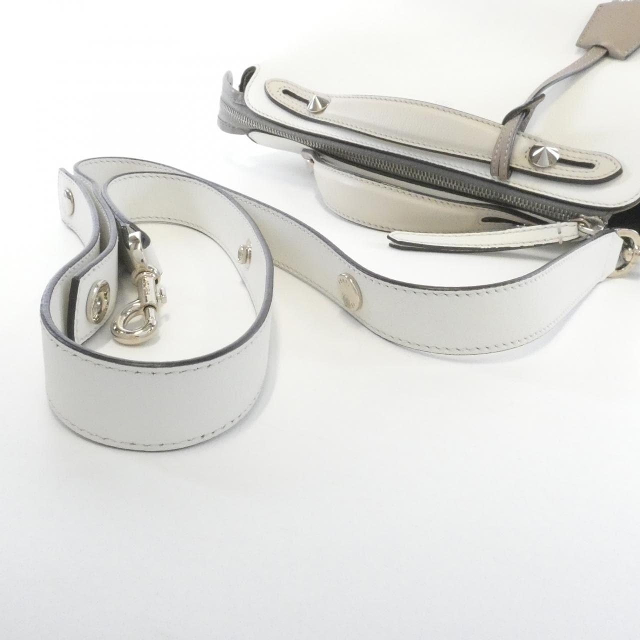 フェンディ バイ ザ ウェイ 8BL124 Z1D バッグ