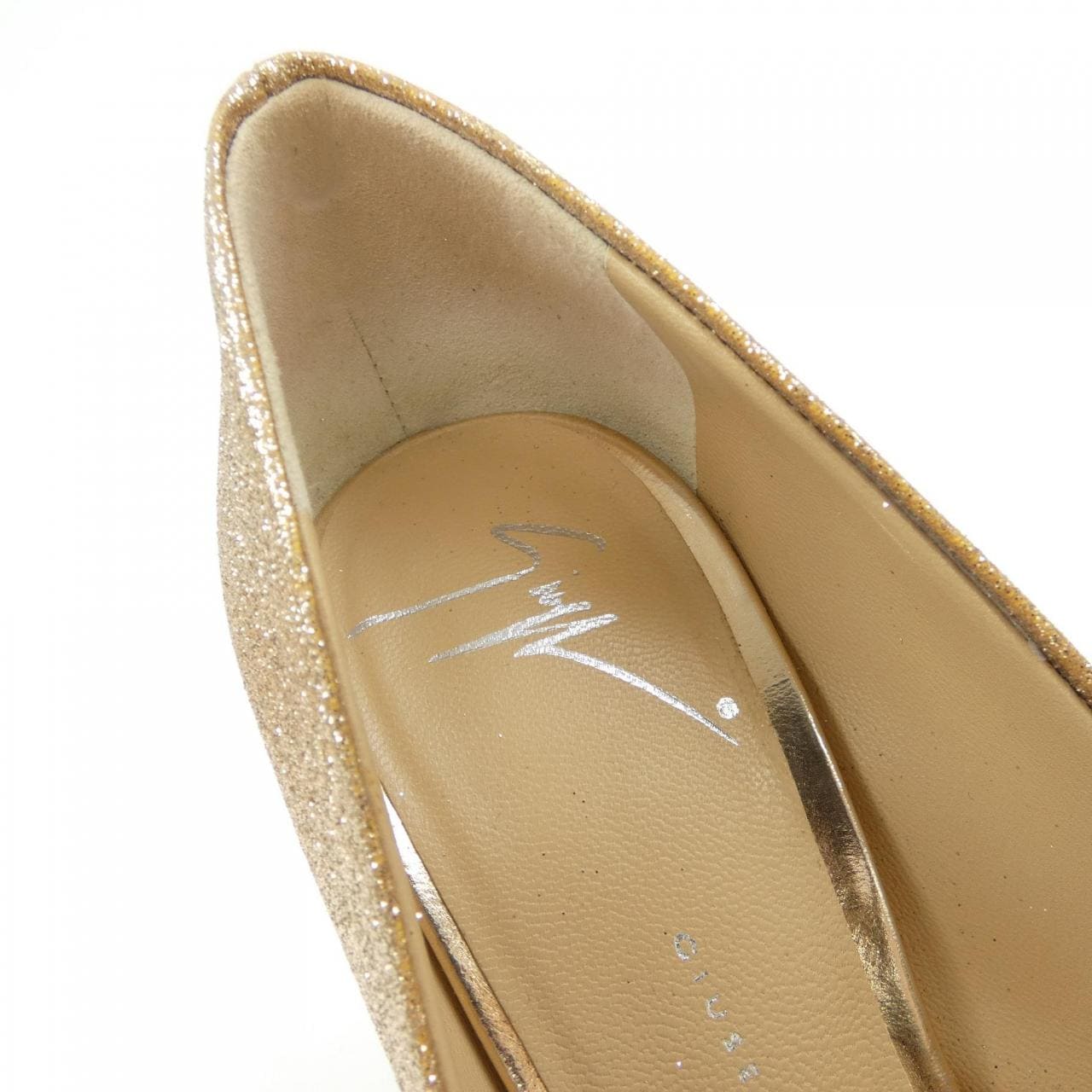 朱塞佩·萨诺蒂GIUSEPPE ZANOTTI朱塞佩·萨诺蒂 (Giuseppe Zanotti) 高跟鞋
