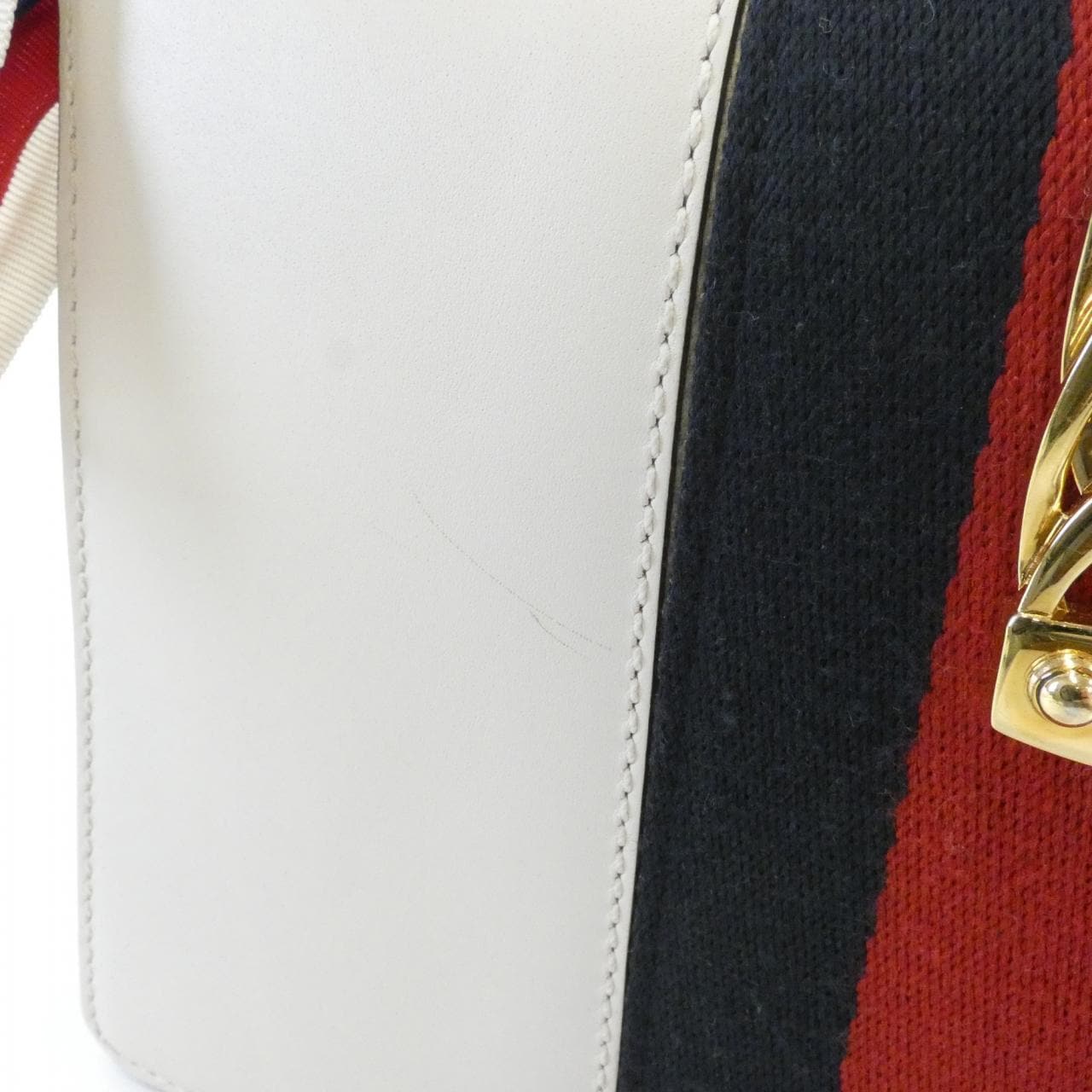 グッチ SYLVIE 421882 CVLEG ショルダーバッグ