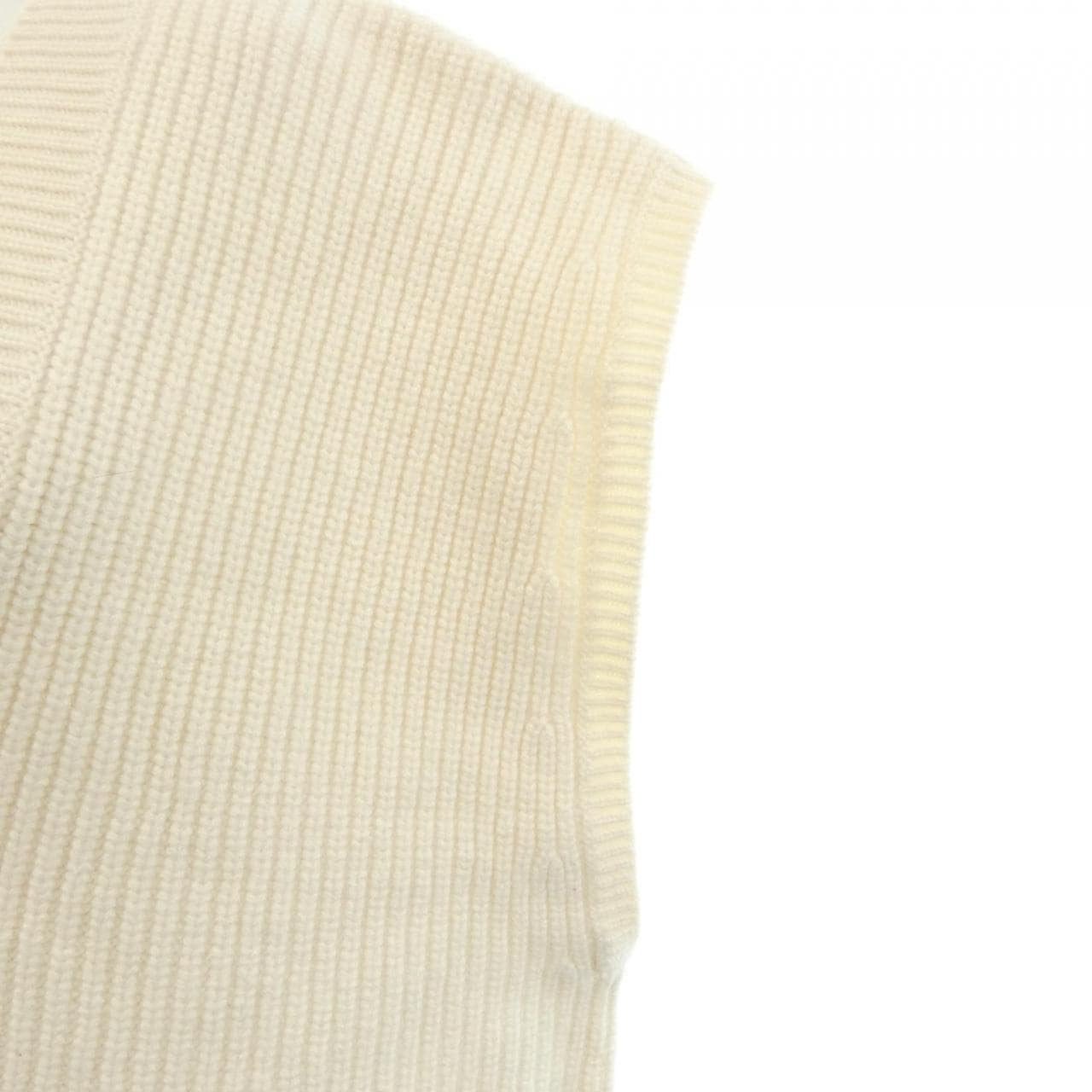 アドーア ADORE ベスト