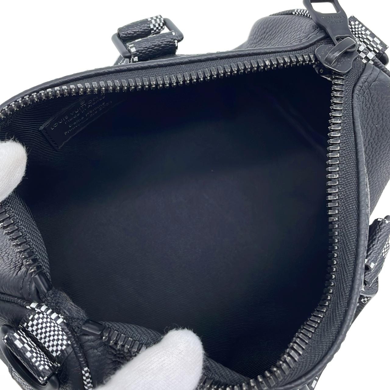 ルイヴィトン ダミエ ディストーテッド シティ キーポル XS M80202 ショルダーバッグ