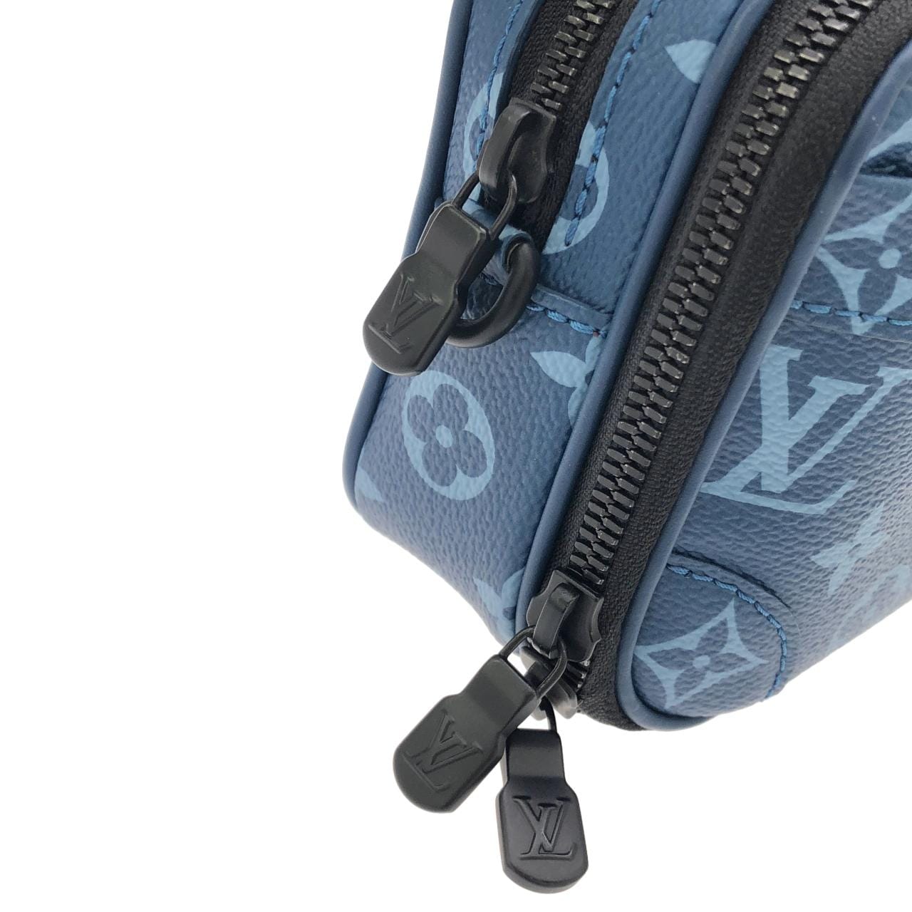 ルイヴィトン モノグラム トーン アルファ ウェアラブル ウォレット M82801 ショルダーバッグ