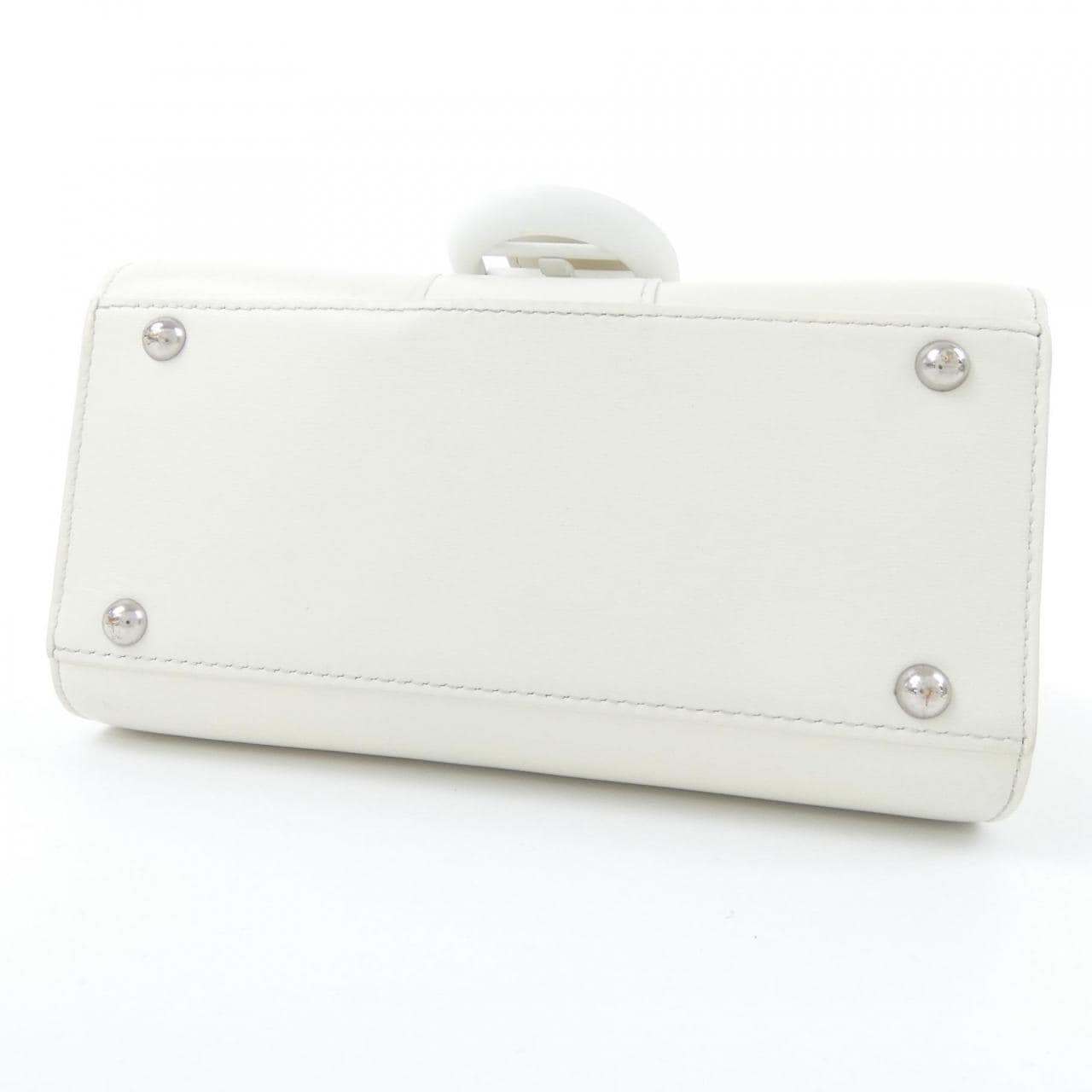 德尔沃DELVAUX
