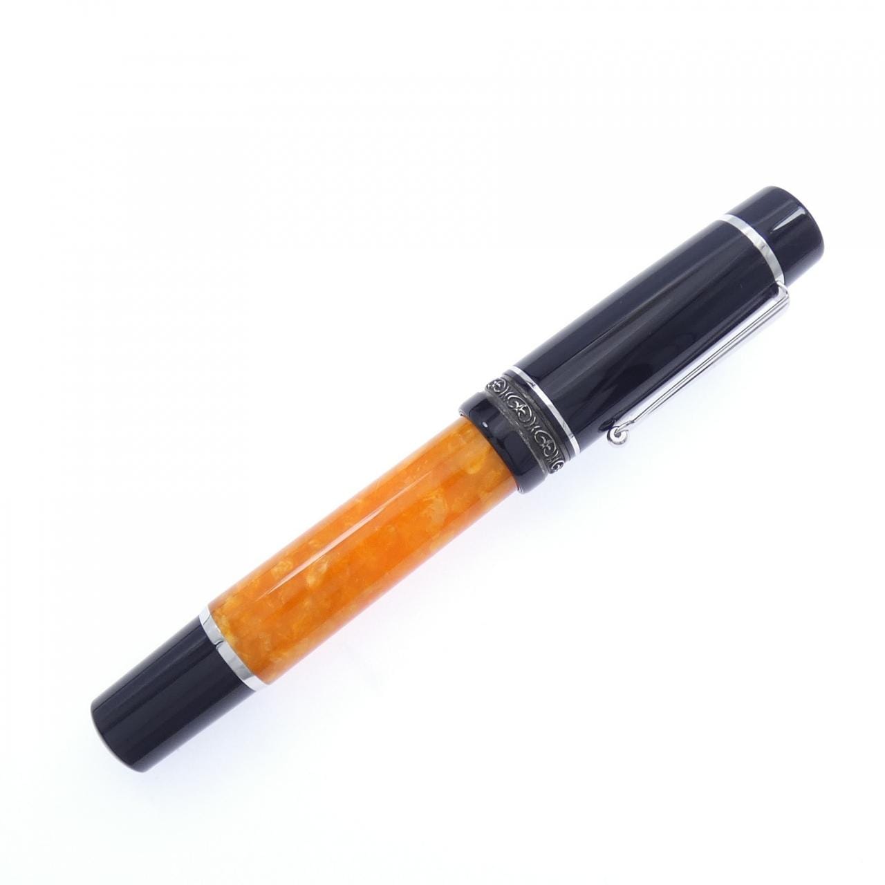 デルタ ドルチェビータミッドサイズ 万年筆