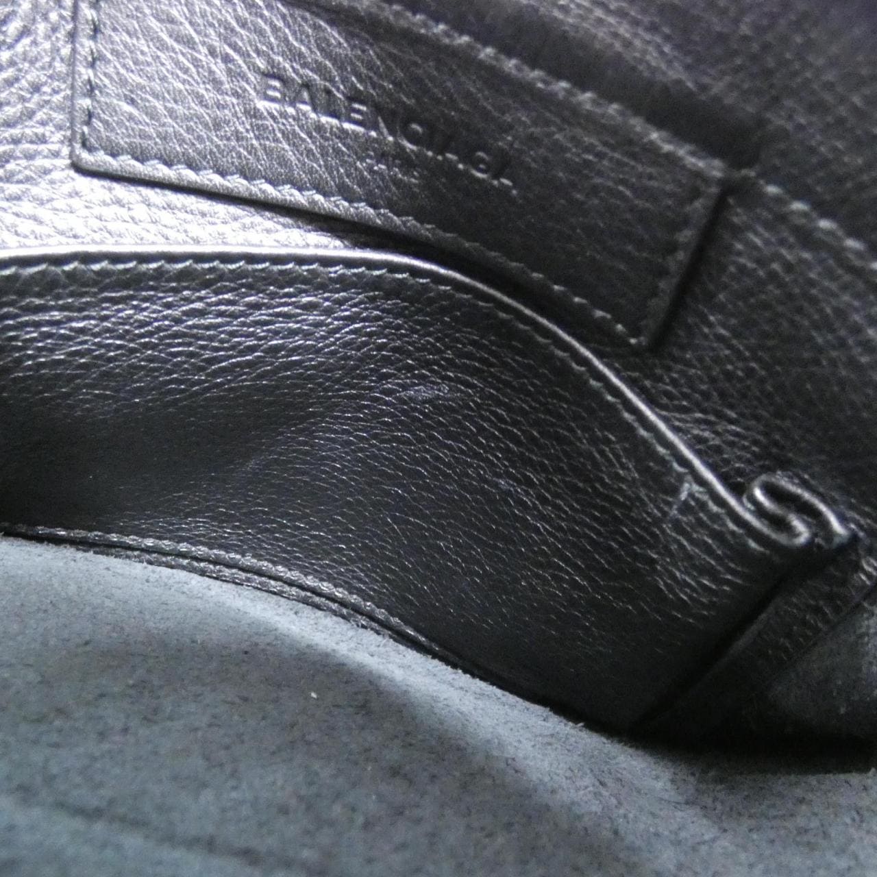 バレンシアガ PAPIER TRIPLE XS ZIP AROUND 398815 DLQ0N ショルダーバッグ