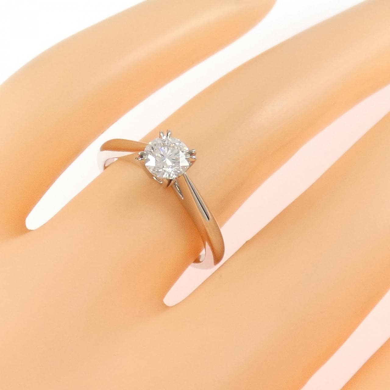 ハリーウィンストン ソリティア リング