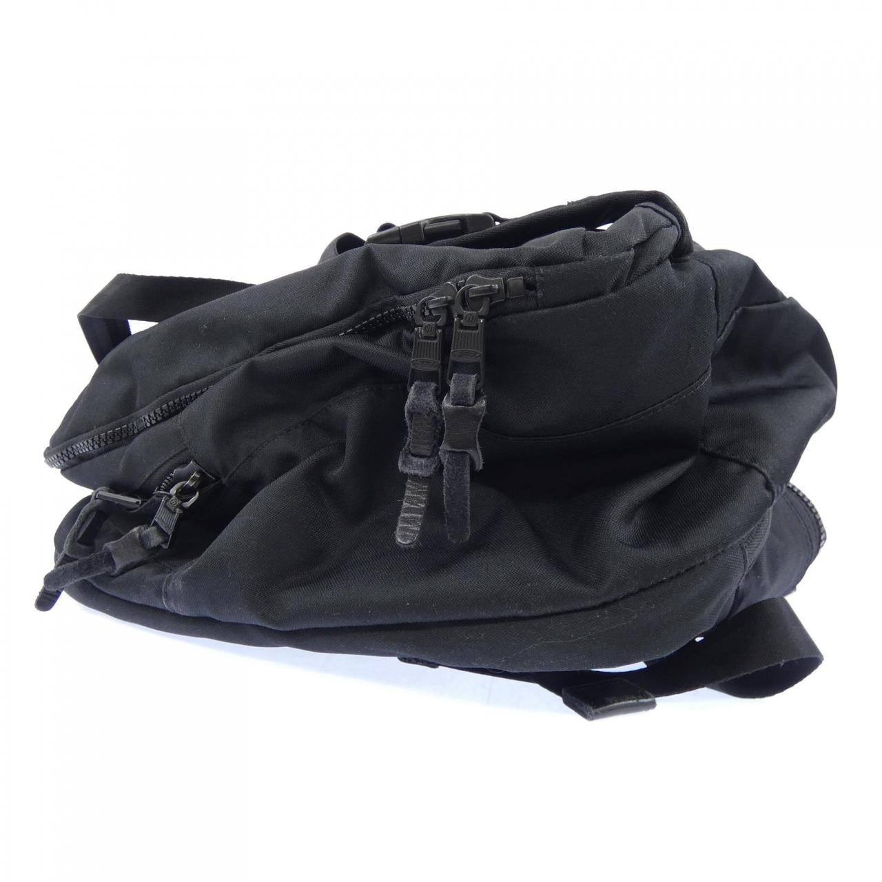 ASSOV 061404 BACKPACK