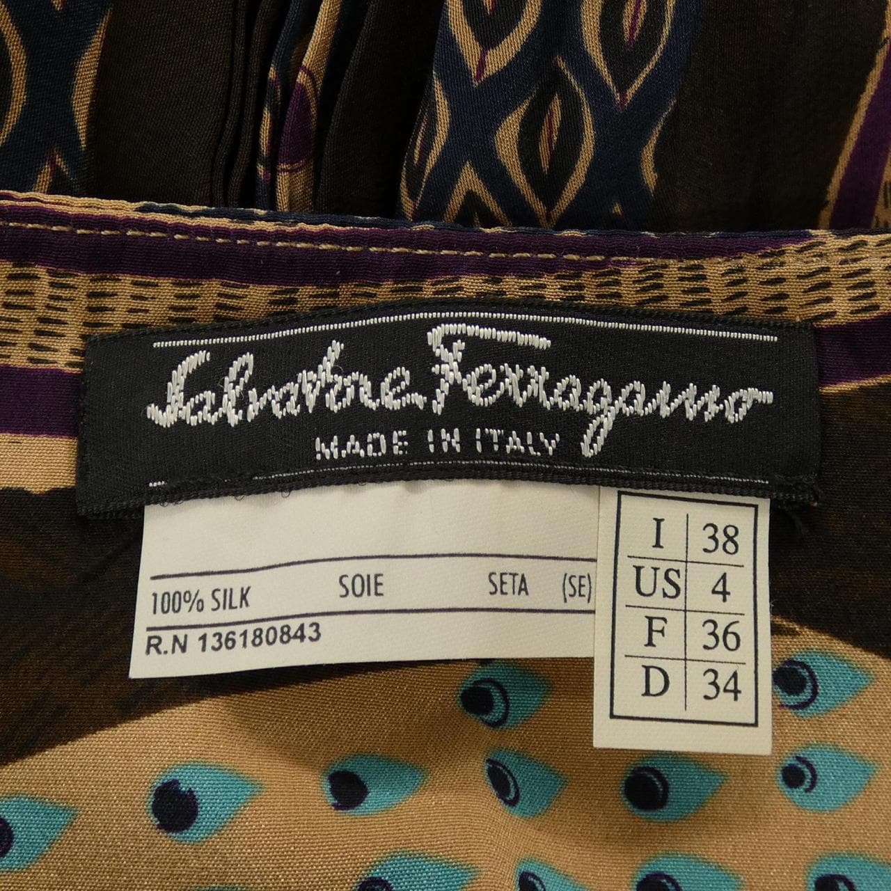 サルヴァトーレフェラガモ SALVATORE FERRAGAMO スカート