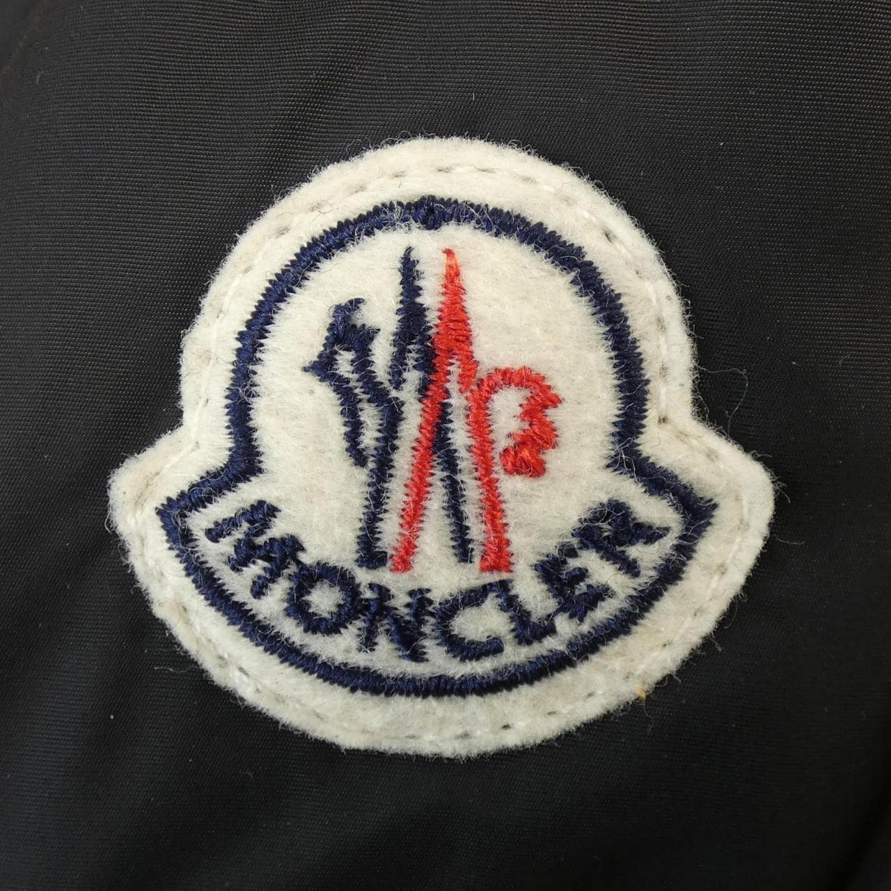 モンクレール MONCLER ダウンジャケット