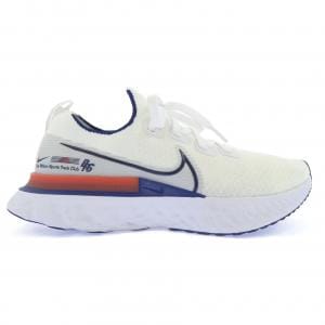 ナイキ NIKE スニーカー