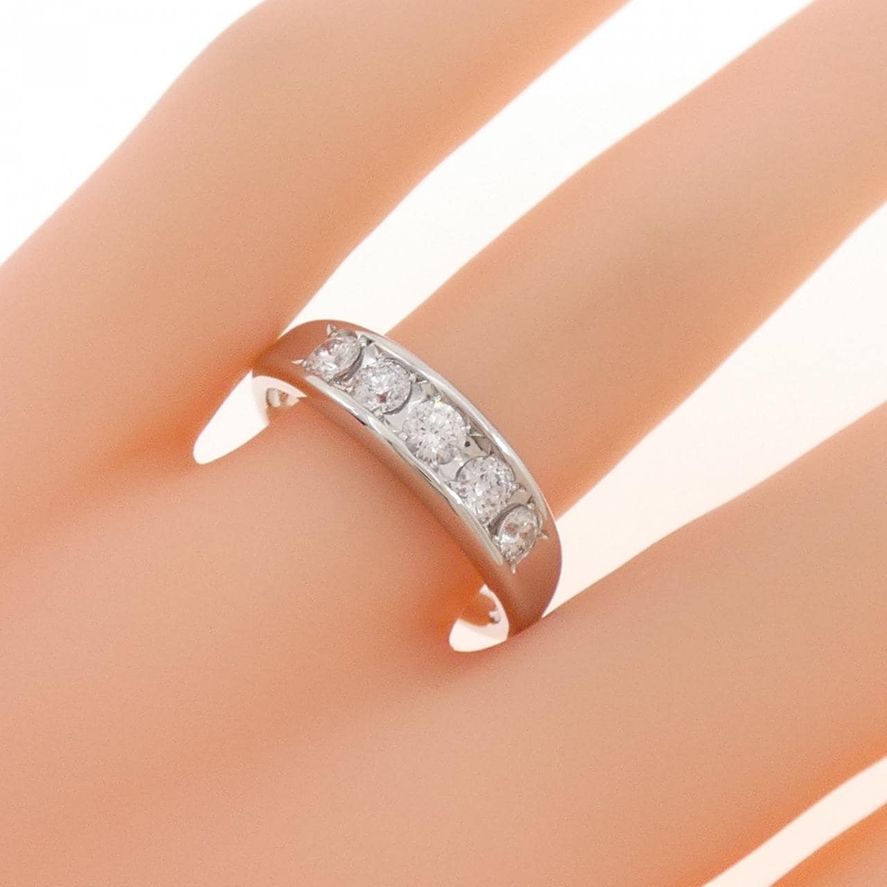 PT900钻石戒指，0.547克拉