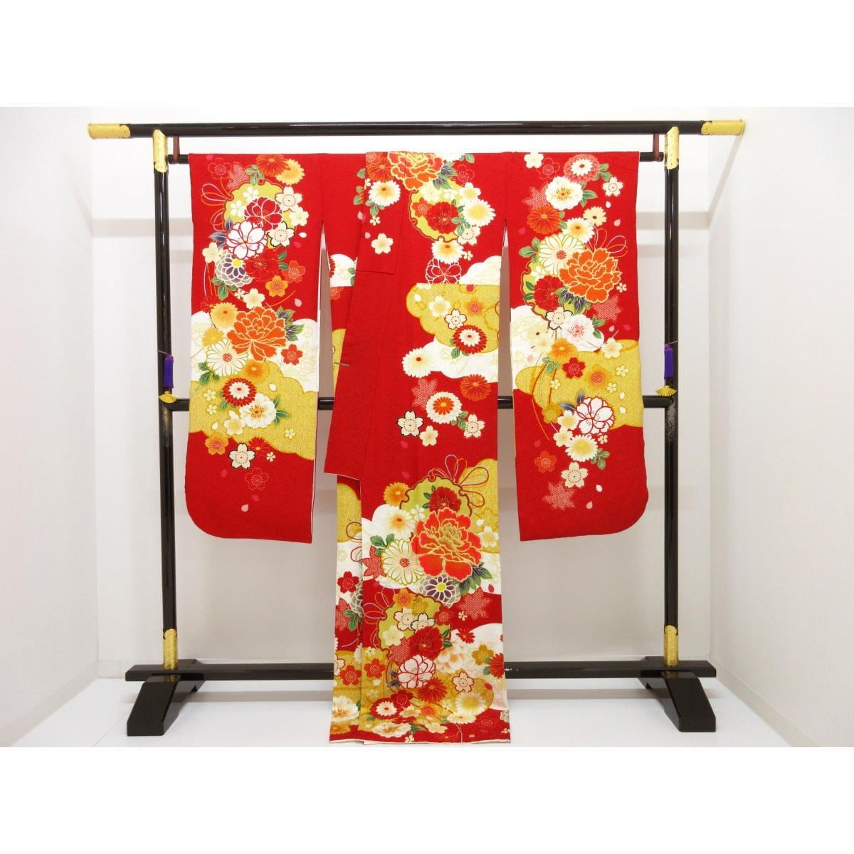 振袖　友禅加工刺繍入り