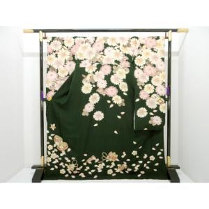 振袖　友禅金彩加工　刺繍入り