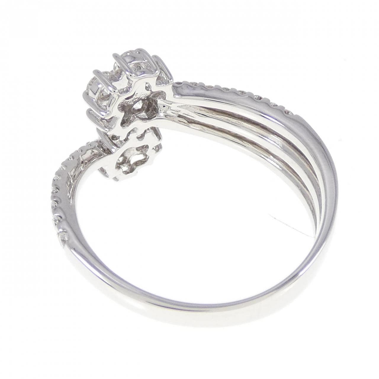 K18WG フラワー ダイヤモンド リング 0.76CT
