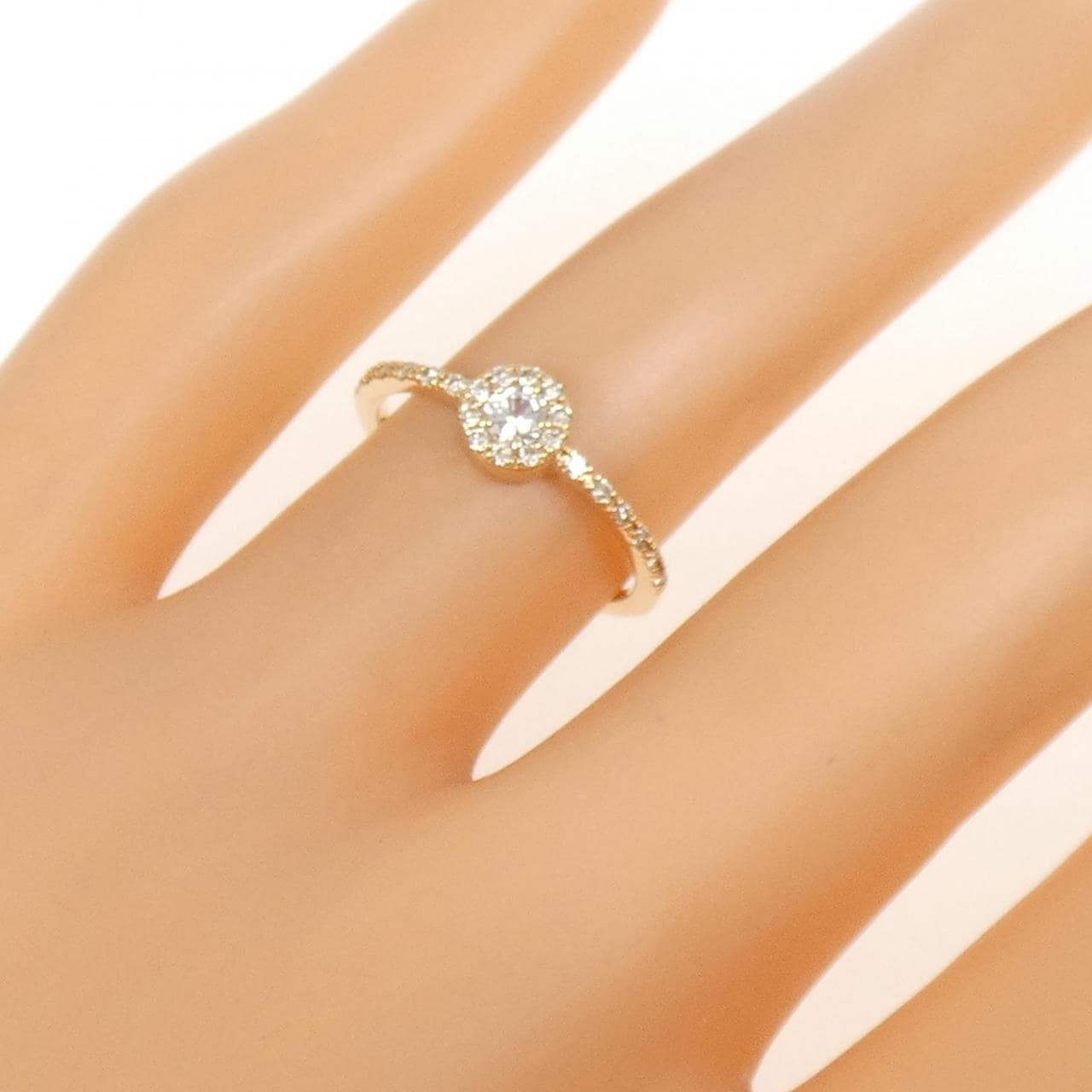 ココシュニック ホワイトサファイヤ リング