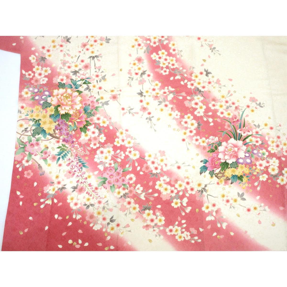 振袖　友禅金彩加工　刺繍入りボカシ染