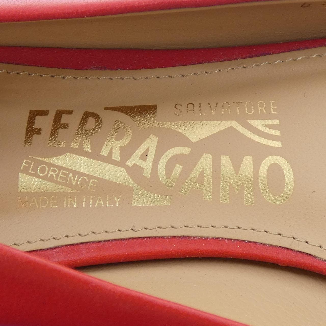 サルヴァトーレフェラガモ SALVATORE FERRAGAMO フラットシューズ