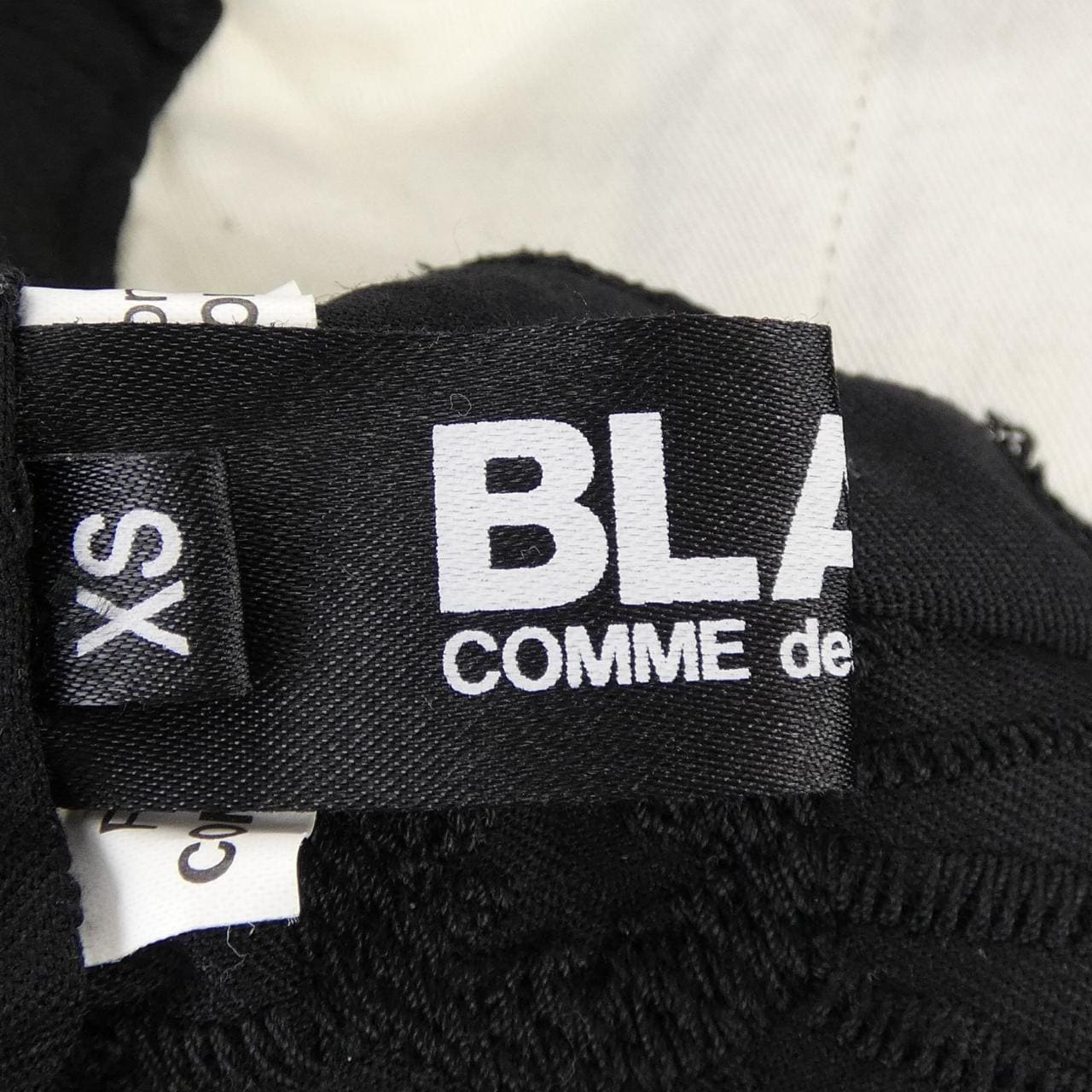 ブラックコムデギャルソン BLACK COMME des GARCONS 1M-P014 パンツ