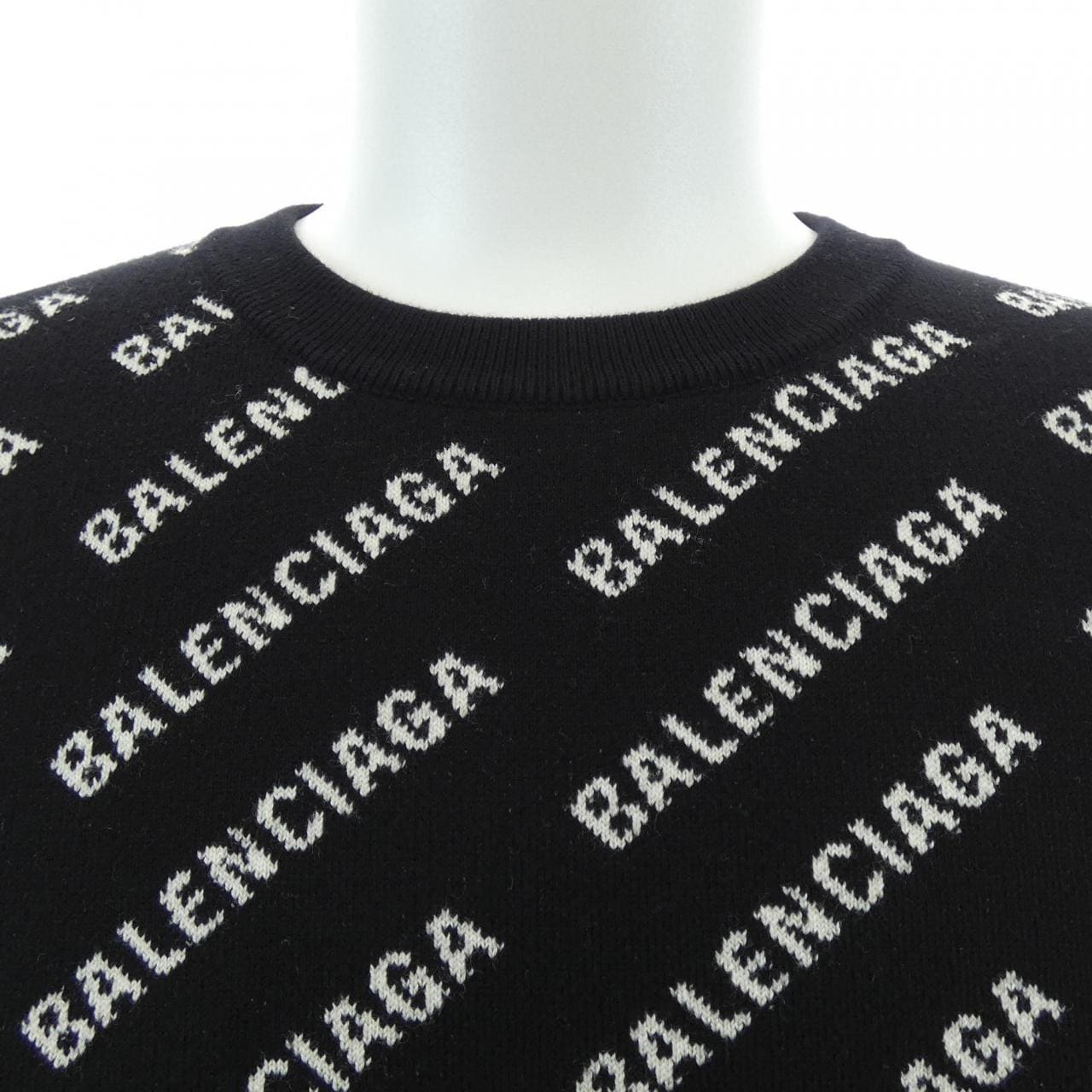 バレンシアガ BALENCIAGA WARDROBE 702952 T3233 ニット