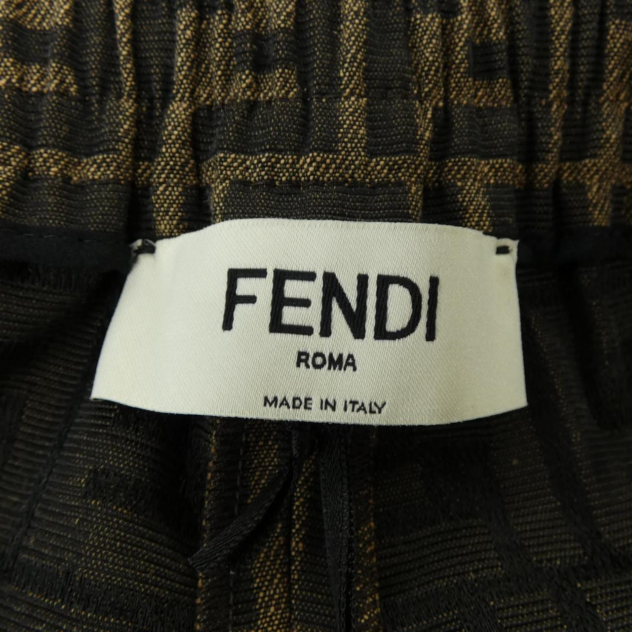 フェンディ FENDI FR6259 A5W3 ショートパンツ