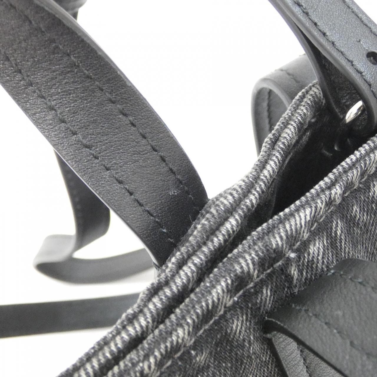 バレンシアガ エブリデイ XS ノース サウス トート 672793 2AARG バッグ