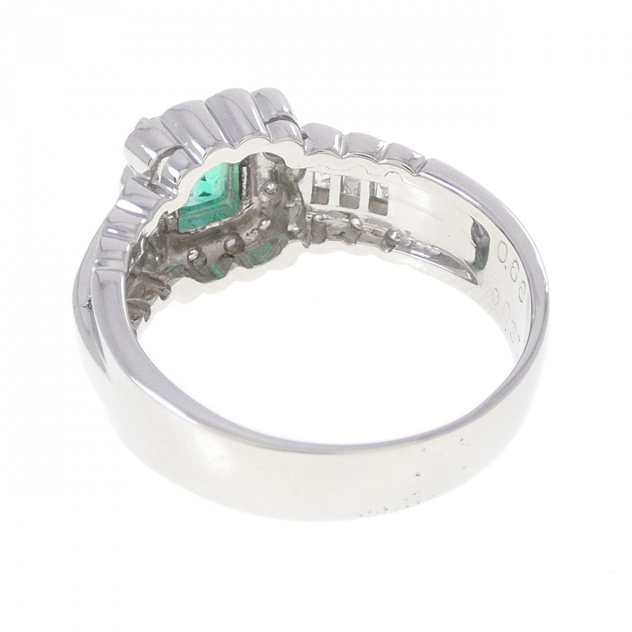 PT900 エメラルド リング 0.68CT