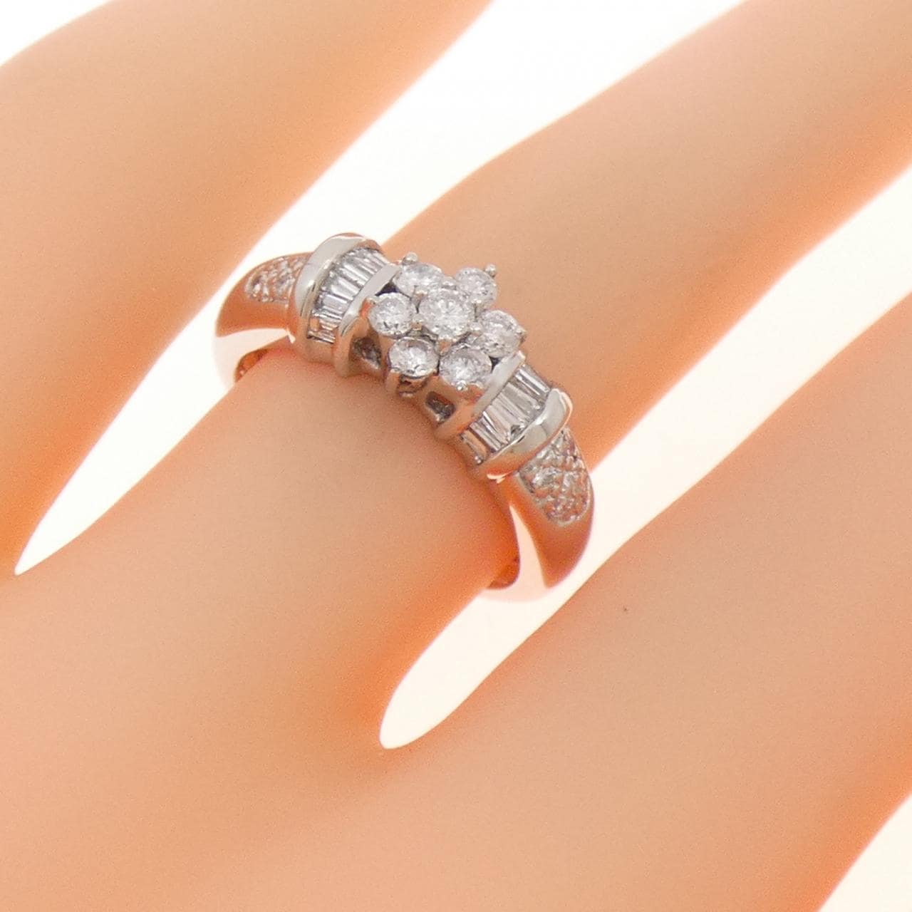 PT900 フラワー ダイヤモンド リング 0.50CT