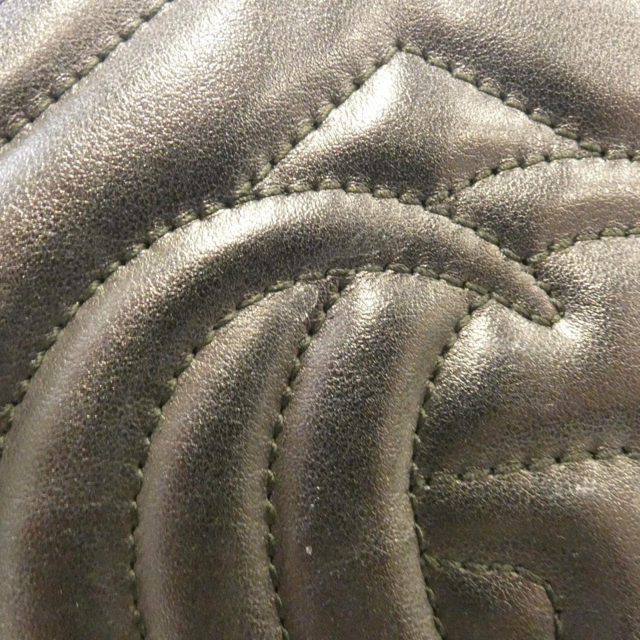 グッチ GG MARMONT 447632 DTD1T ショルダーバッグ