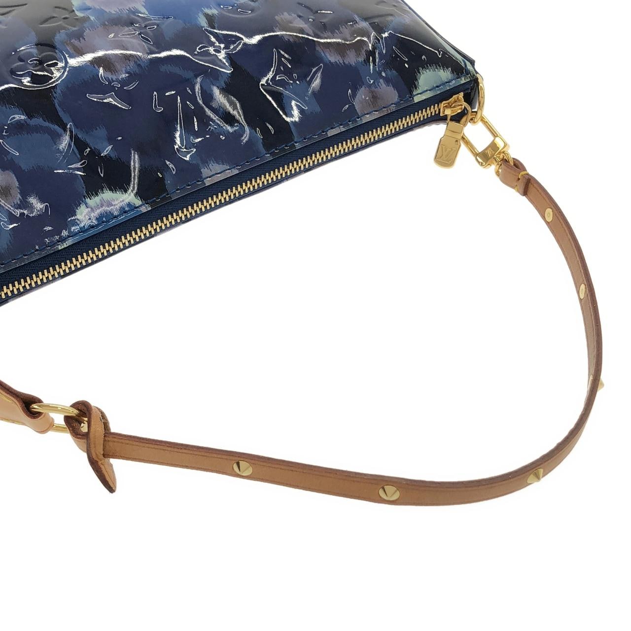 ルイヴィトン モノグラム ヴェルニ フラワー イカット ポシェット アクセソワール M90041 アクセサリーポーチ