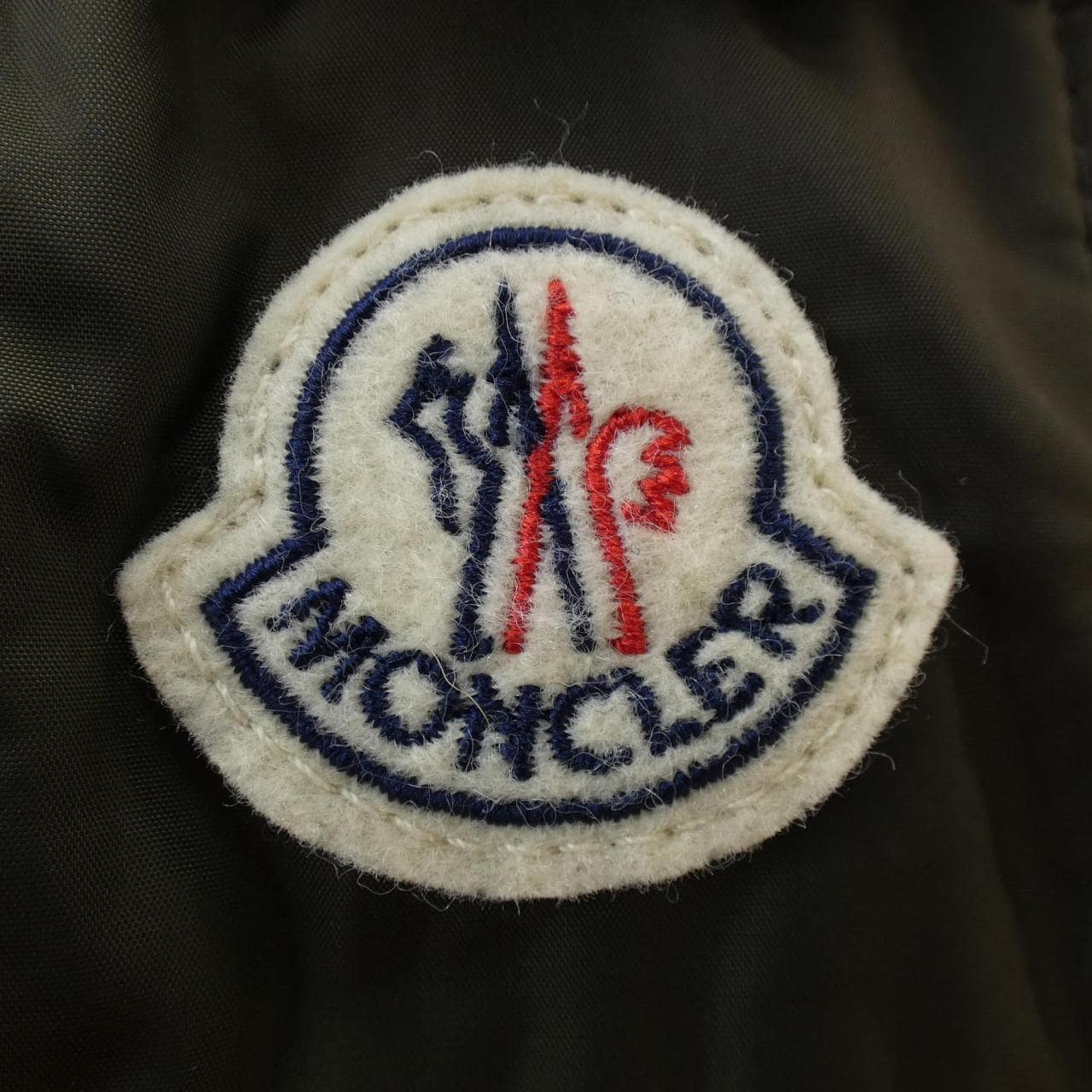 モンクレール MONCLER ダウンジャケット