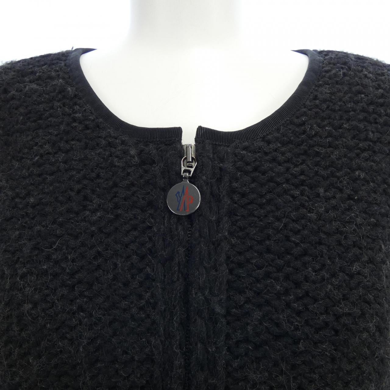 モンクレール MONCLER ダウンジャケット