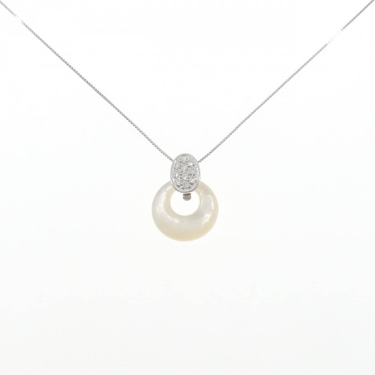 750WG/K18WG Mother of Pearl Necklace