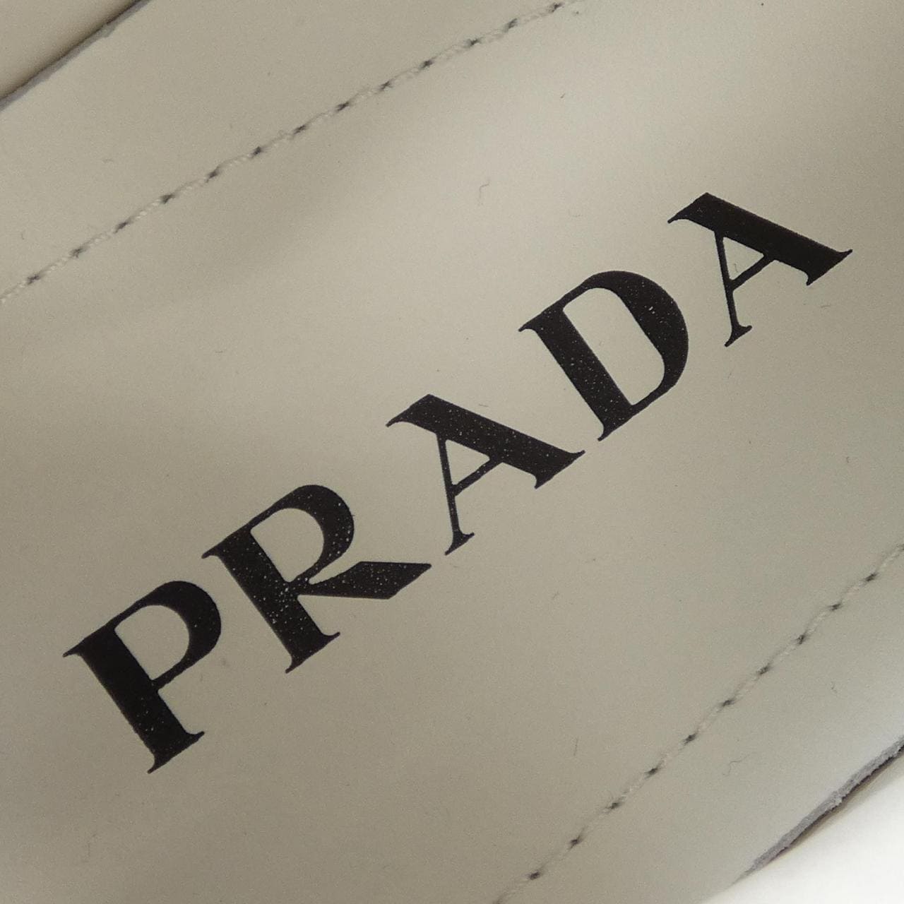 プラダ PRADA スニーカー