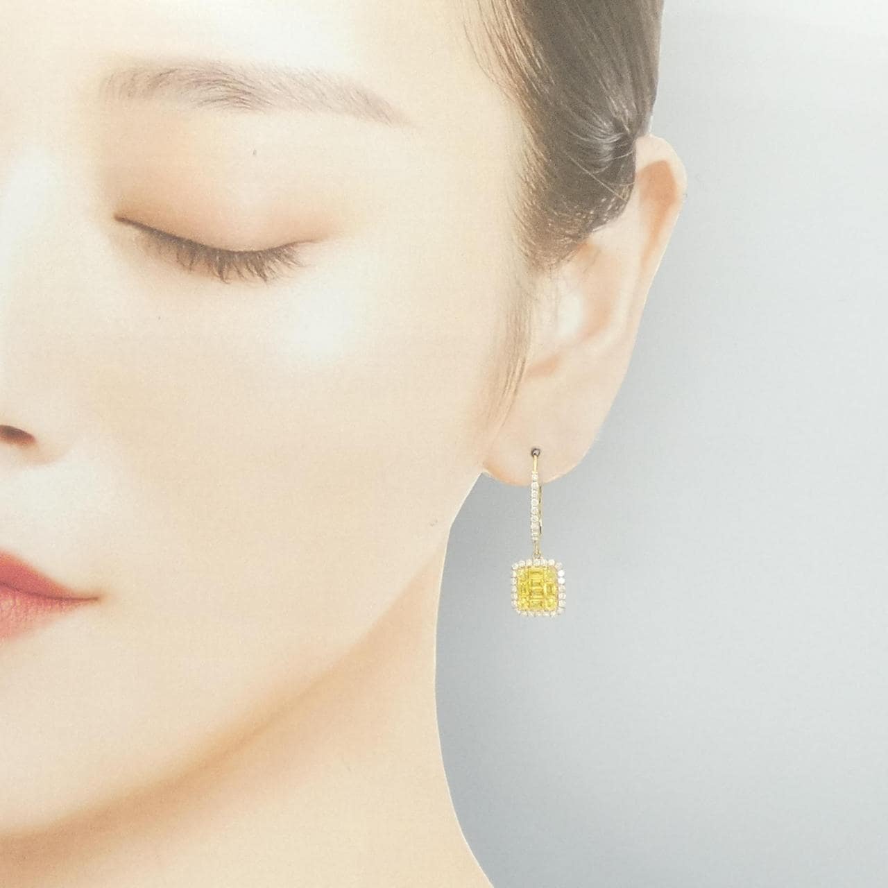 750YG Sapphire Earrings