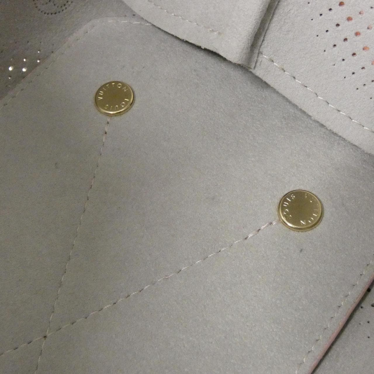 ルイヴィトン マヒナ ベラ M23195 ショルダーバッグ