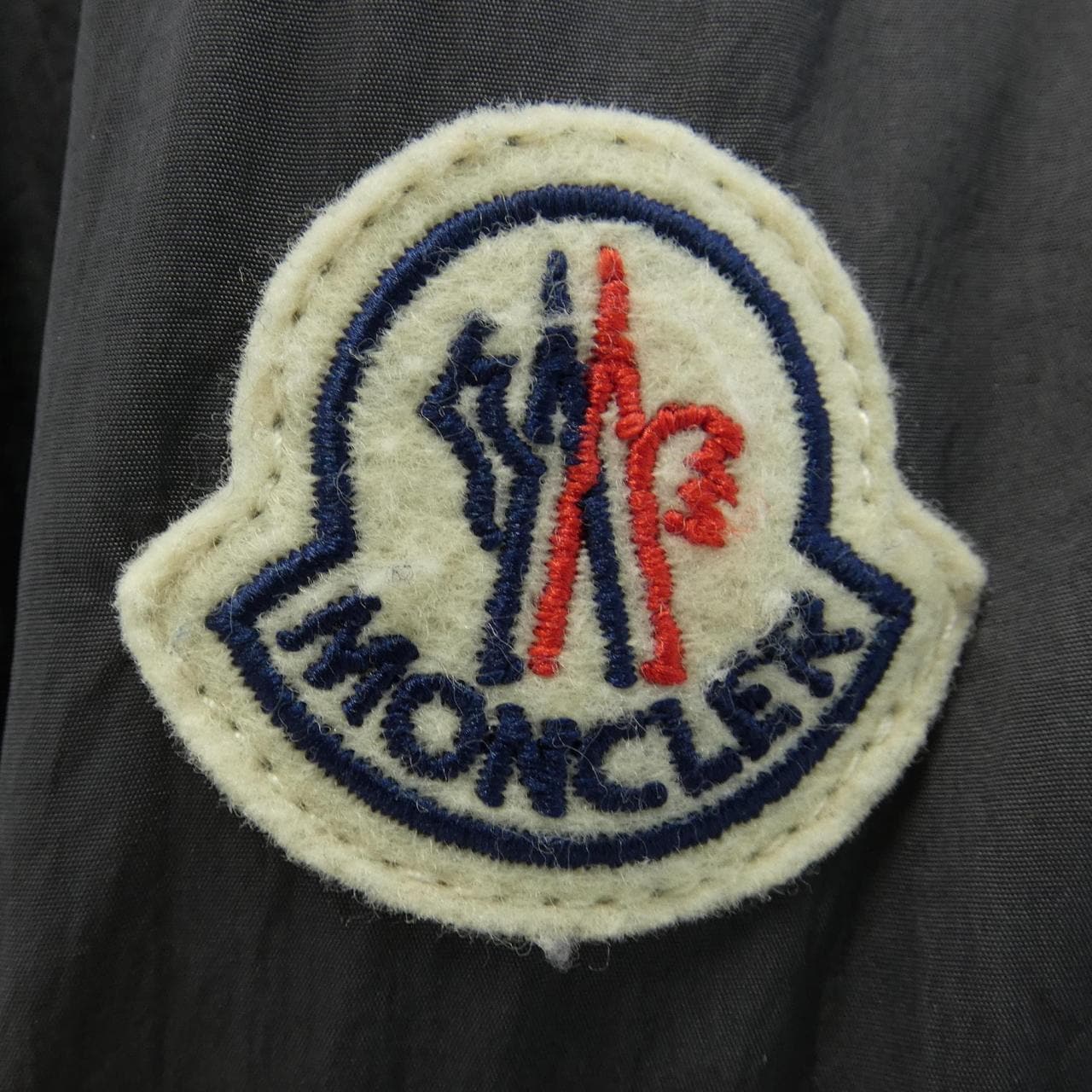 モンクレール MONCLER ダウンジャケット