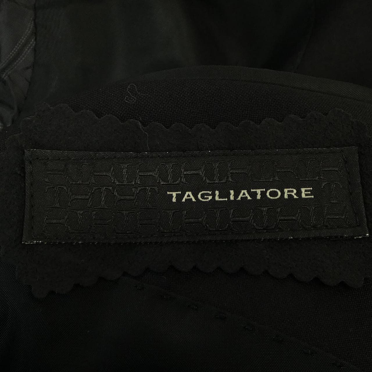 タリアトーレ TAGLIATORE スーツ