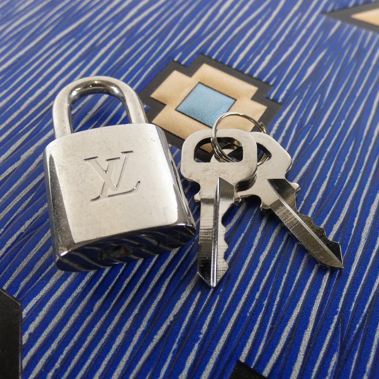 ルイヴィトン エピ デニム アルマ PM M50835 バッグ