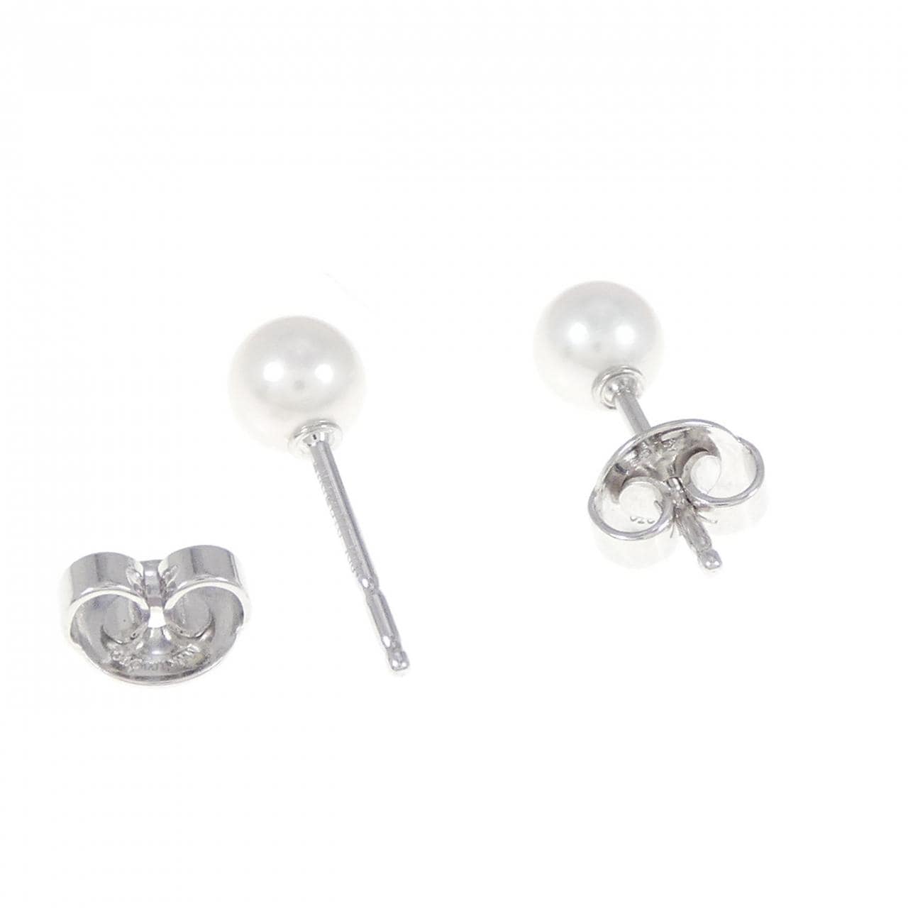 MIKIMOTO Akoya pearl earrings 5.2mm