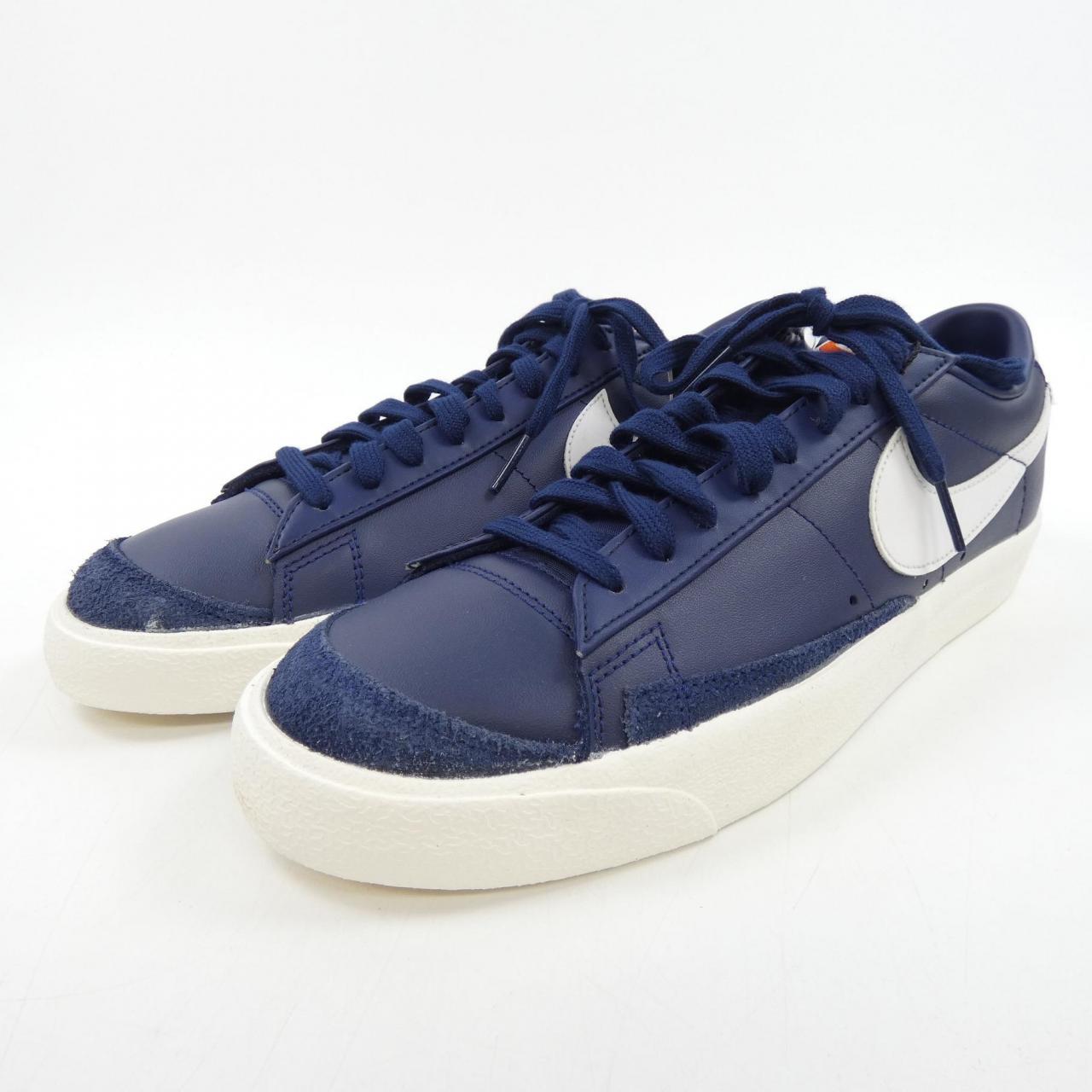 ナイキ NIKE スニーカー
