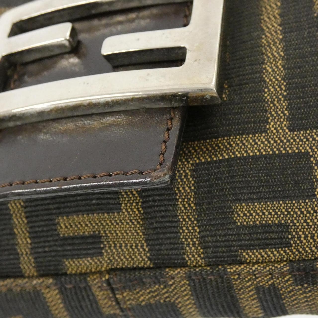 【ヴィンテージ】フェンディ バゲット 26424 ショルダーバッグ