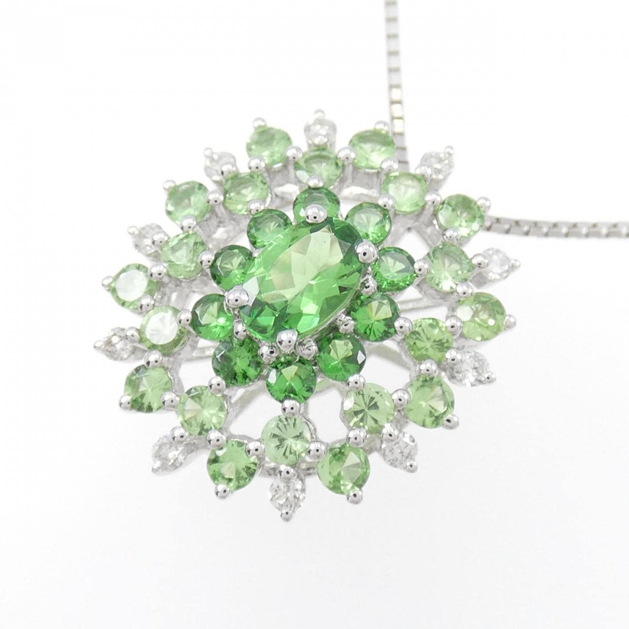 K18WG Green Garnet Necklace 1.77CT