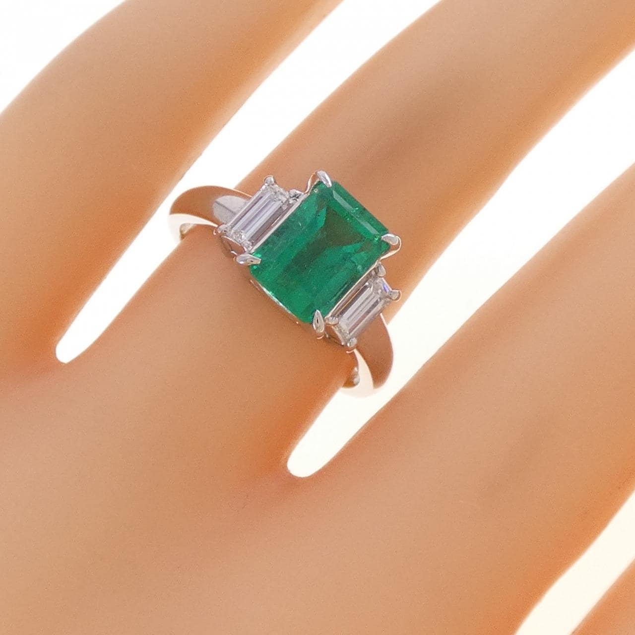 PT900 エメラルド リング 1.973CT