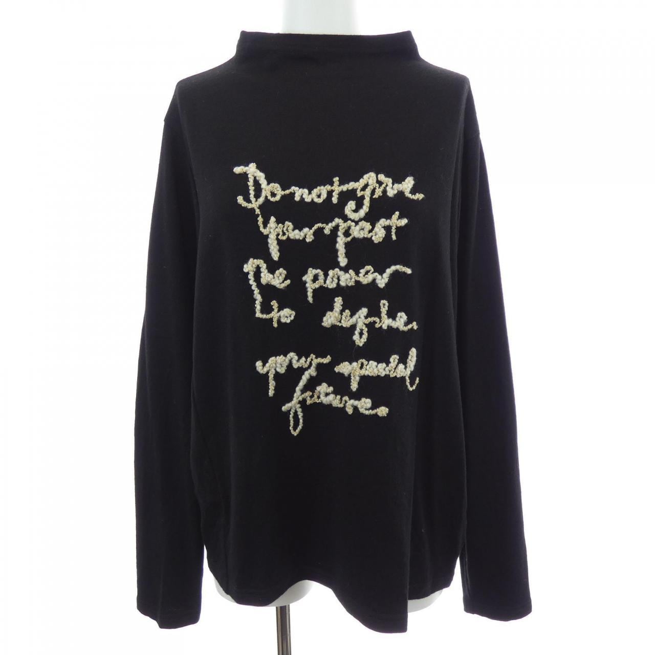 CRESCENT DUO トップス