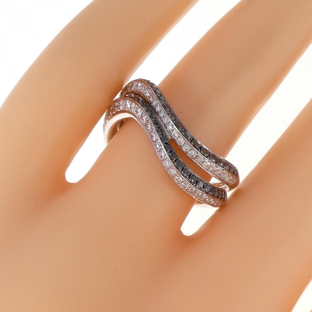 750WG/750BG Diamond Ring 0.45CT