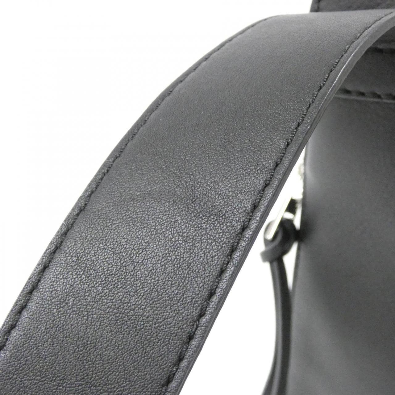 ロエベ アントン スリング B511A09X09 ショルダーバッグ