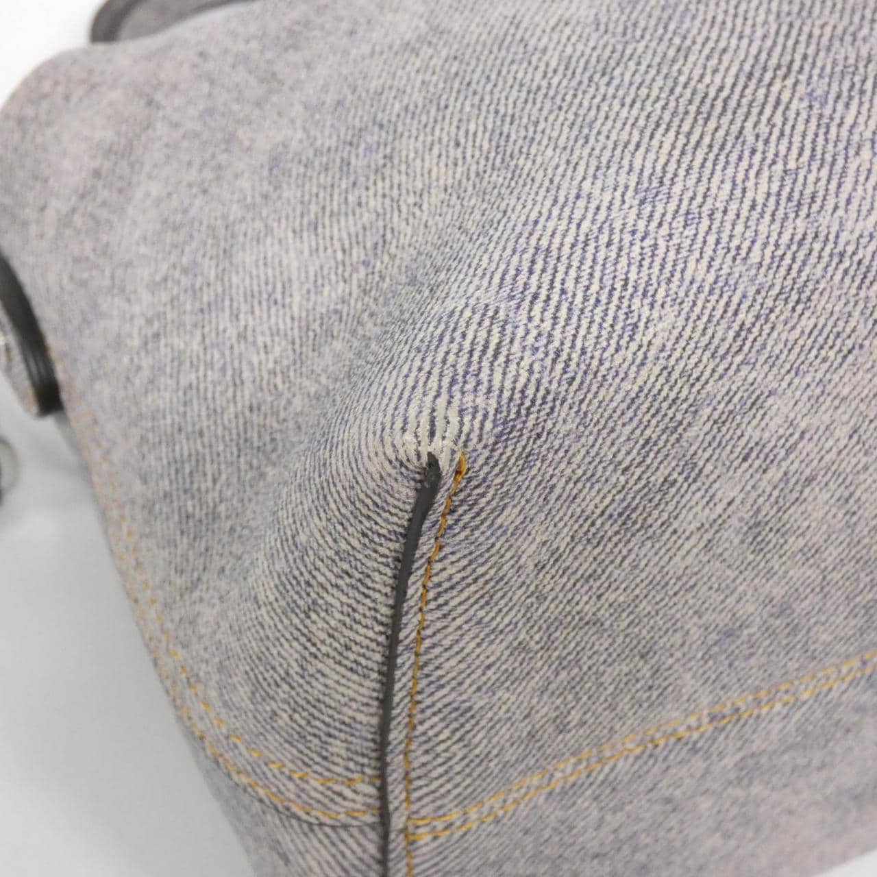 フェンディ バイ ザ ウェイ ソフト ミディアム 8BL155 AV1S バッグ
