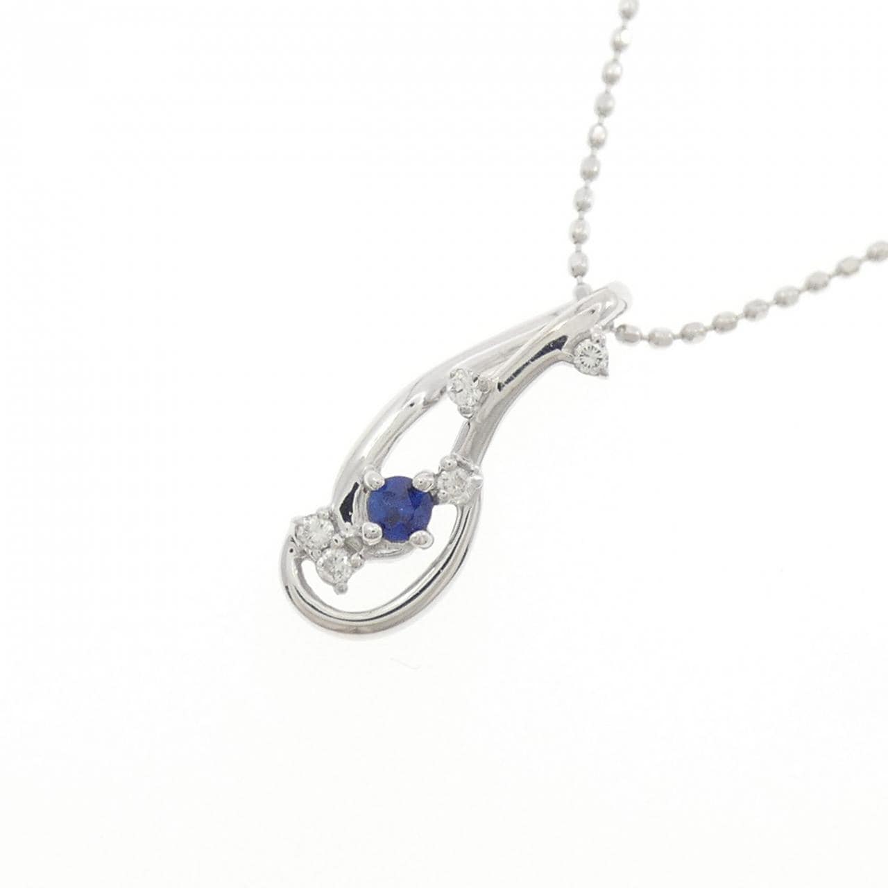 K18WG sapphire necklace