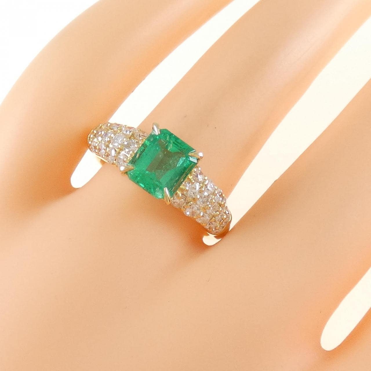 K18YG翡翠戒指1.36CT